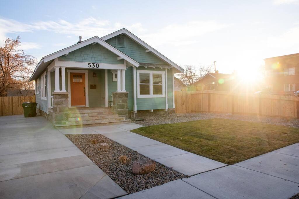 Reno'S Biggest Little House - Cozy Home Theatre מראה חיצוני תמונה